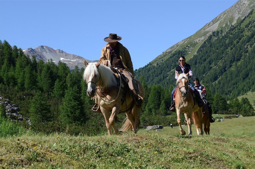 La Tresenda Hotel And Mountain Farm リヴィーニョ エクステリア 写真
