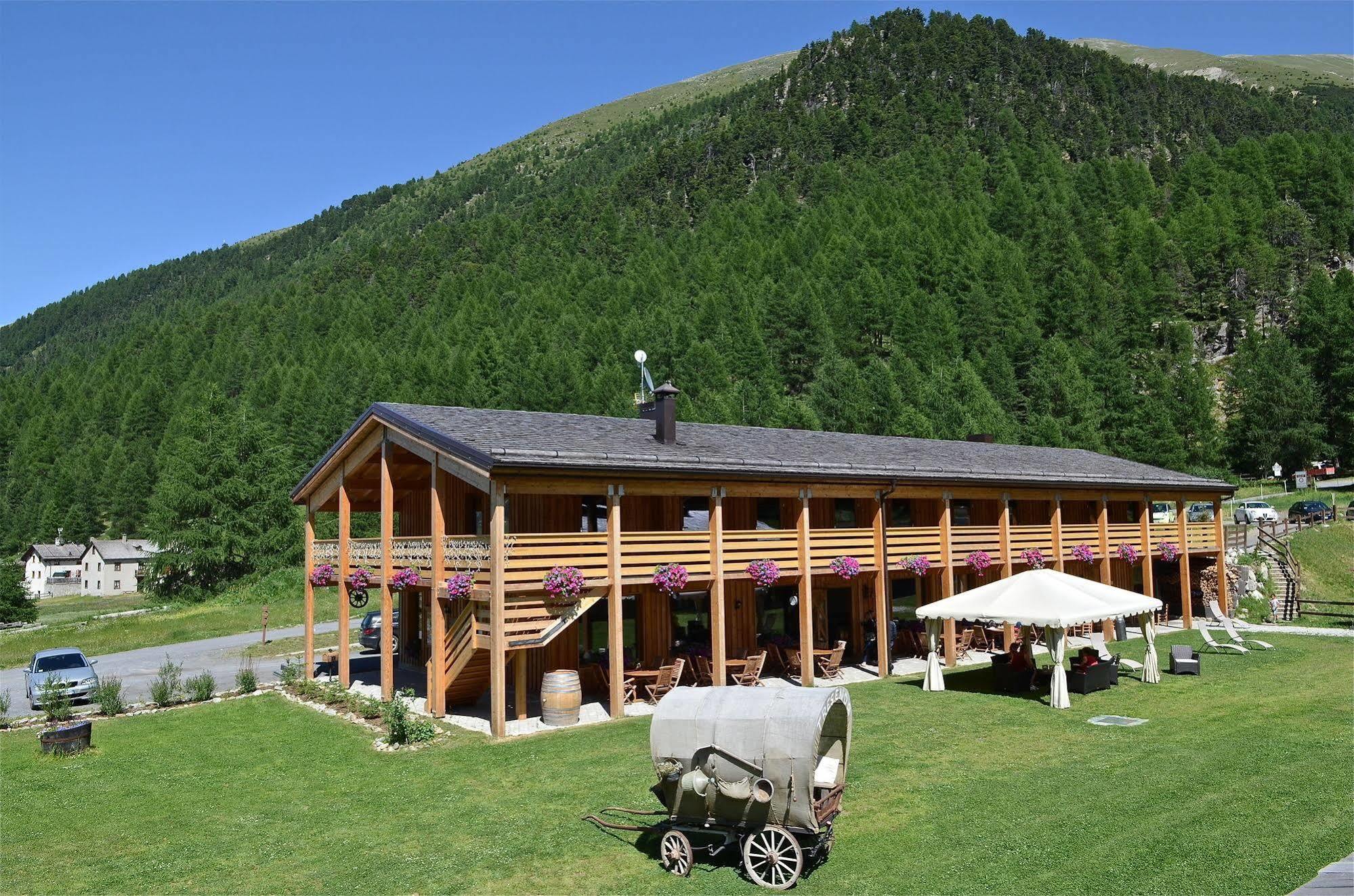 La Tresenda Hotel And Mountain Farm リヴィーニョ エクステリア 写真